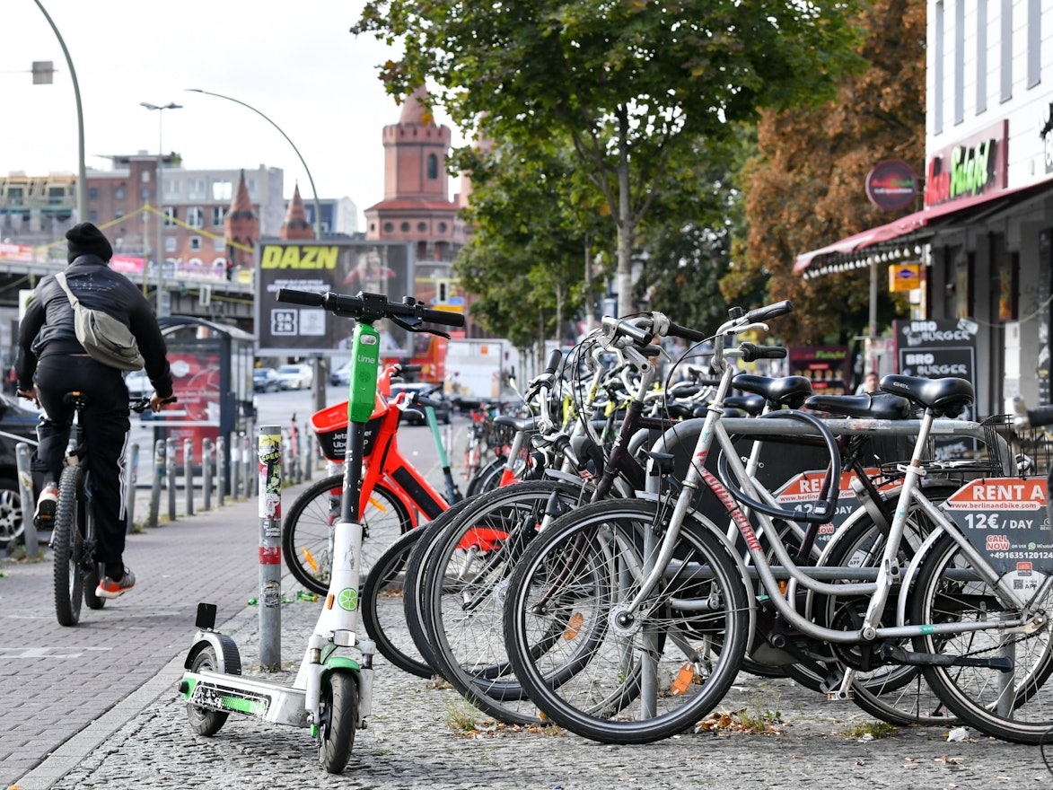 Fahrradfahrer sollen sofort aufhören, das entsprechende Produkt zu nutzen (hier ein Symbolfoto von Fahrrädern).