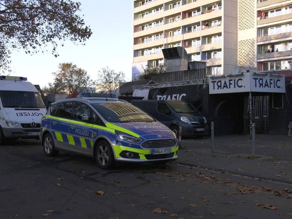 Tötungsdelikt Bickendorf: Polizei vor Ort in Kölner Stadtteil