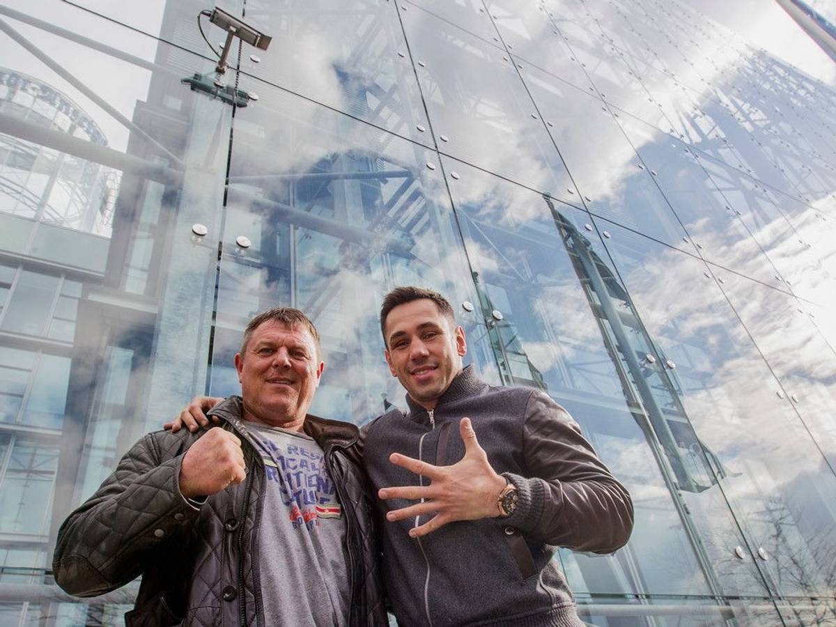 Box-Weltmeister Felix Sturm und Manager Roland Bebak, hier beim Express-Besuch im Februar 2016