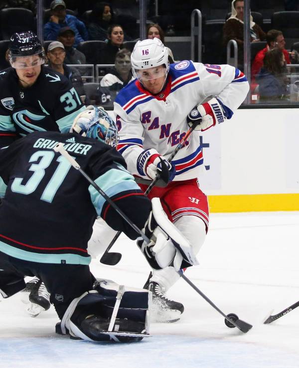 Philipp Grubauer pariert gegen Ryan Strome.