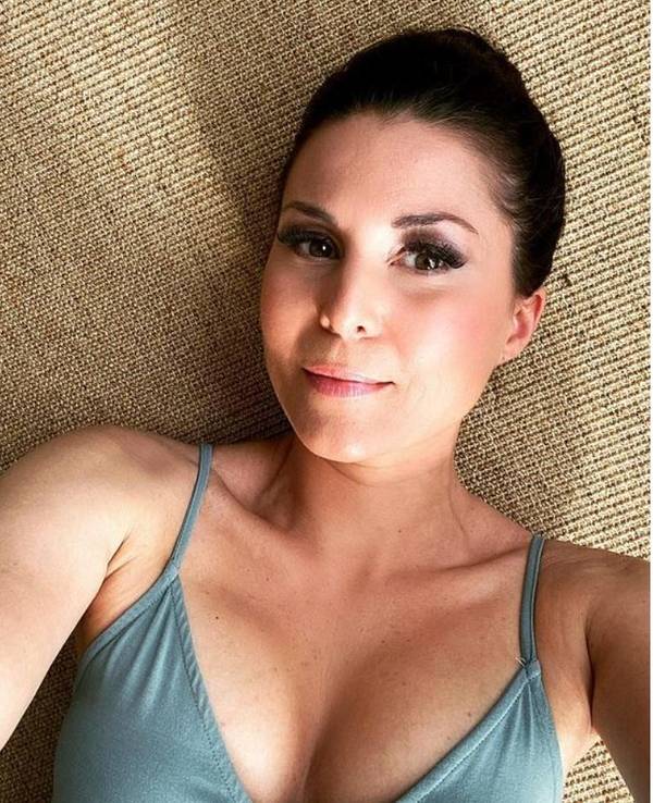 Vanessa Blumhagen – sie ist Promi-Expertin beim Sat.1-Frühstücksfernsehen. Das Selfie hat sie am 22.4.2021 auf ihrem Instagram-Kanal gepostet.
