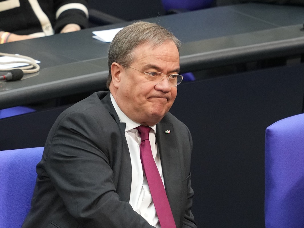 Der CDU-Vorsitzende Armin Laschet nimmt an der konstituierenden Sitzung des neuen Bundestags teil.