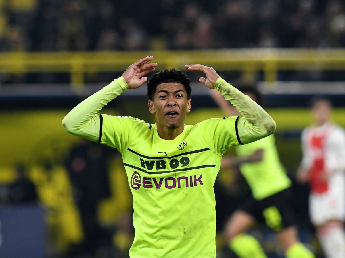 Jude Bellingham ärgert sich während des Spiels gegen Ajax Amsterdam