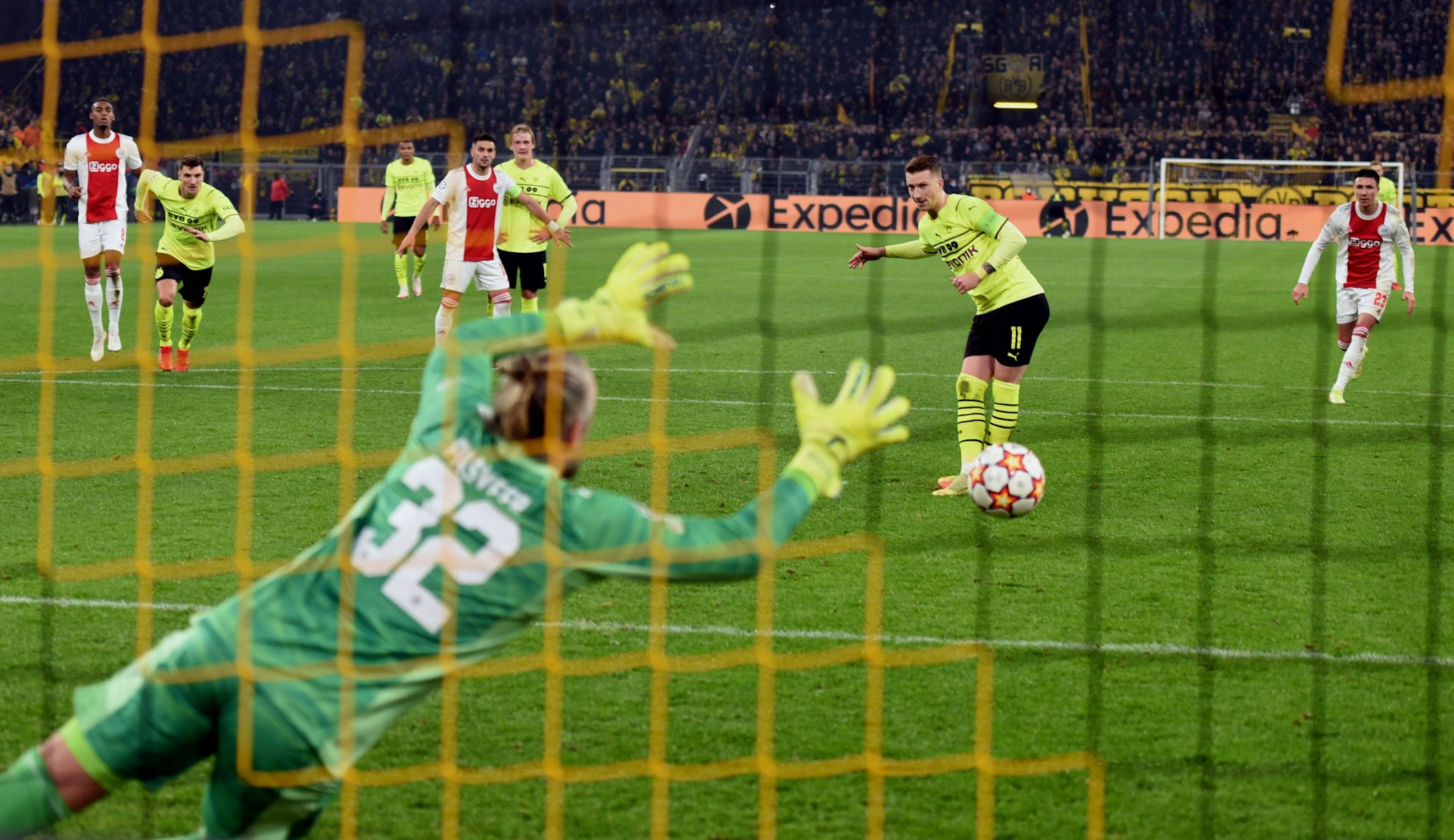 Marco Reus trifft per Elfmeter gegen Ajax Amsterdam