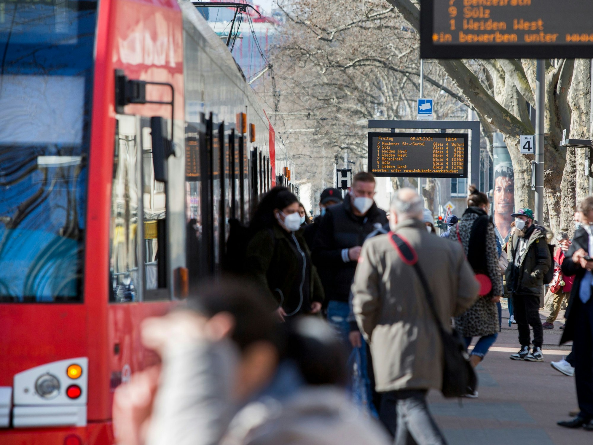05.03.2021, Köln: Die KVB-stellt ihre neuen Fahrgastzahlen vor.
KVB-Haltestelle Neumarkt.
Foto: Michael Bause
copyright by Michael Bause