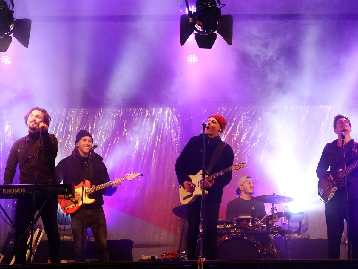 05.02.2021
Köln
Autokonzert am Südstadion
Carnevalssitzung mit Cat Ballou und vielen mehr
Foto: Martina Goyert