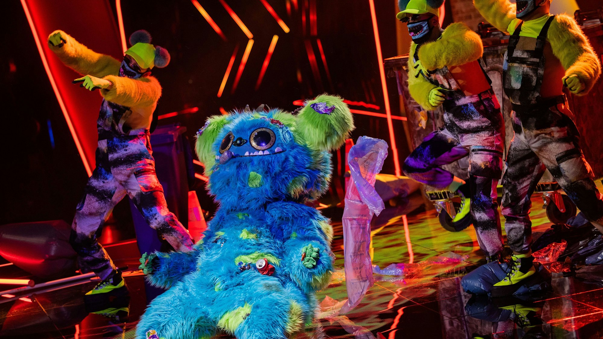 Mülli Müller steht in der „ProSieben“-Show „The Masked Singer “auf der Bühne.