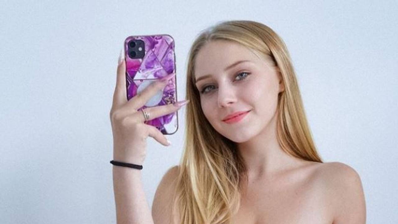 Loredana Wollny zeigt sich auf einem Selfie, dass sie am 3. September 2021 auf Instagram hochgeladen hat.