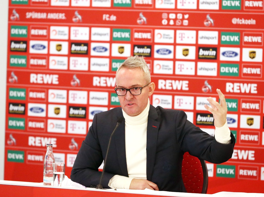 Alexander Wehrle auf der Bilanz-Pressekonferenz des 1. FC Köln