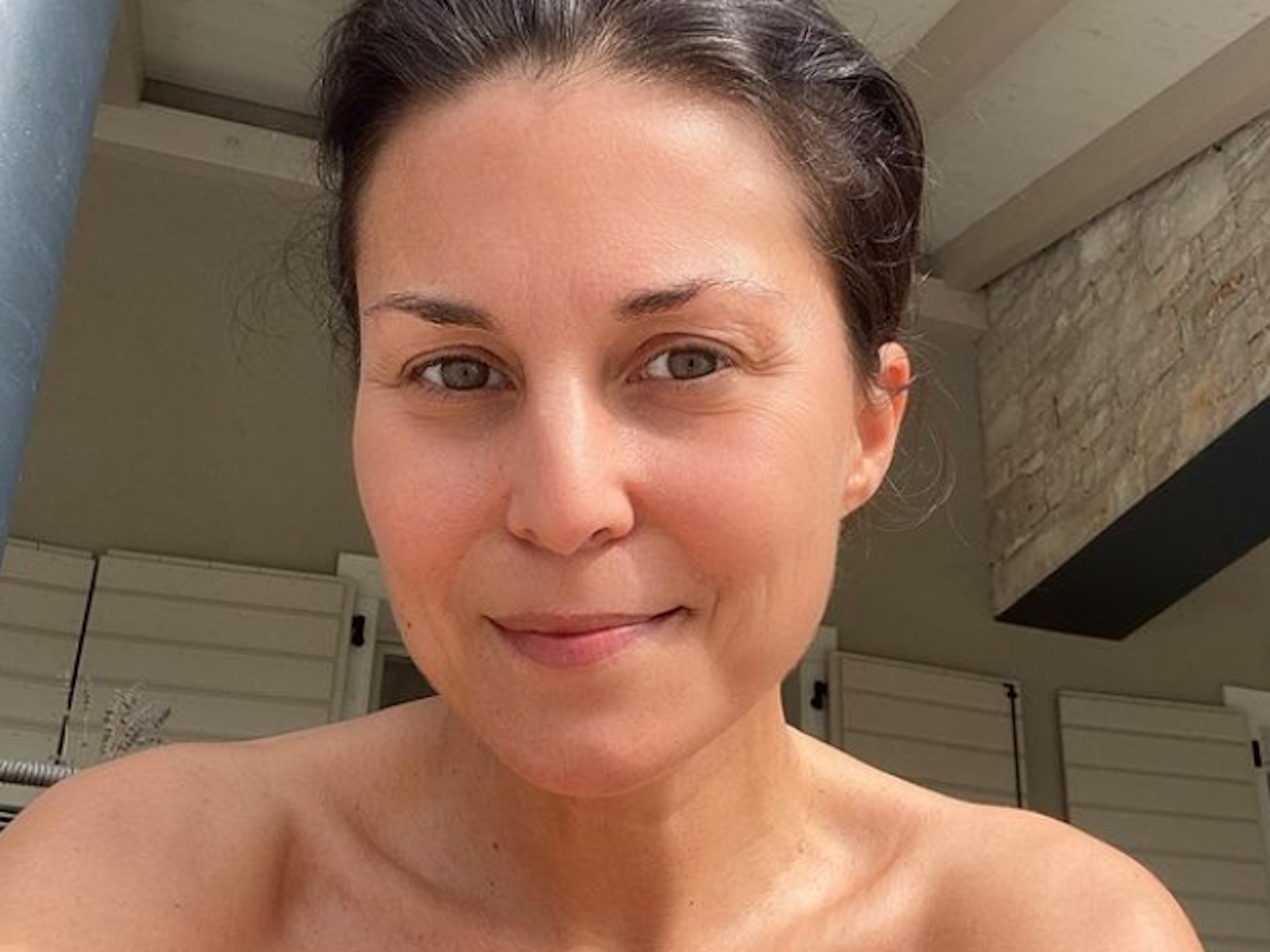 Die „Frühstücksfernseh“-Moderatorin Vanessa Blumhagen lächelt auf einem Instagram-Selfie vom 29. September 2021.