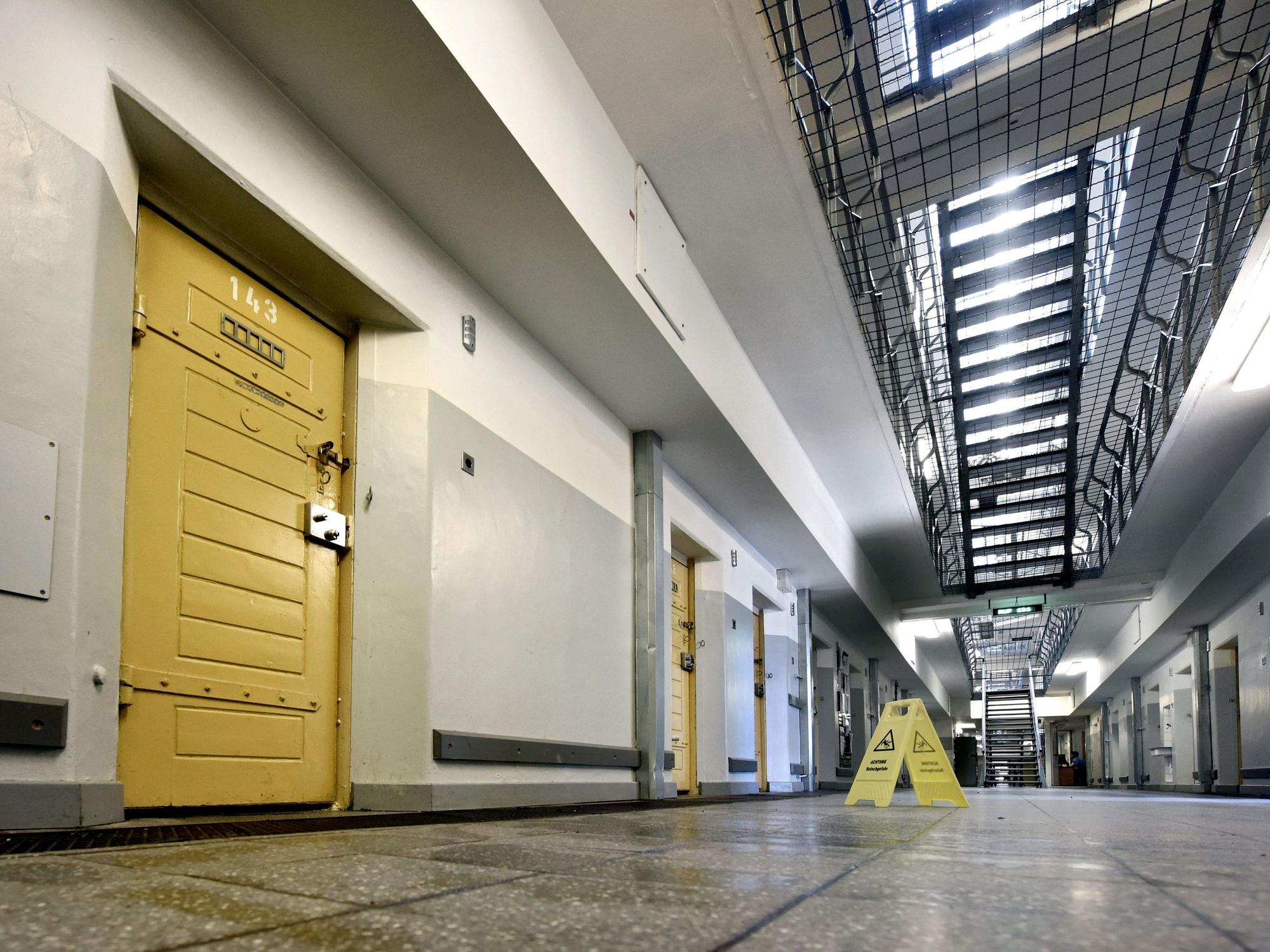Die Tür zur Zelle 143 in der Klever Justizvollzugsanstalt 2018.