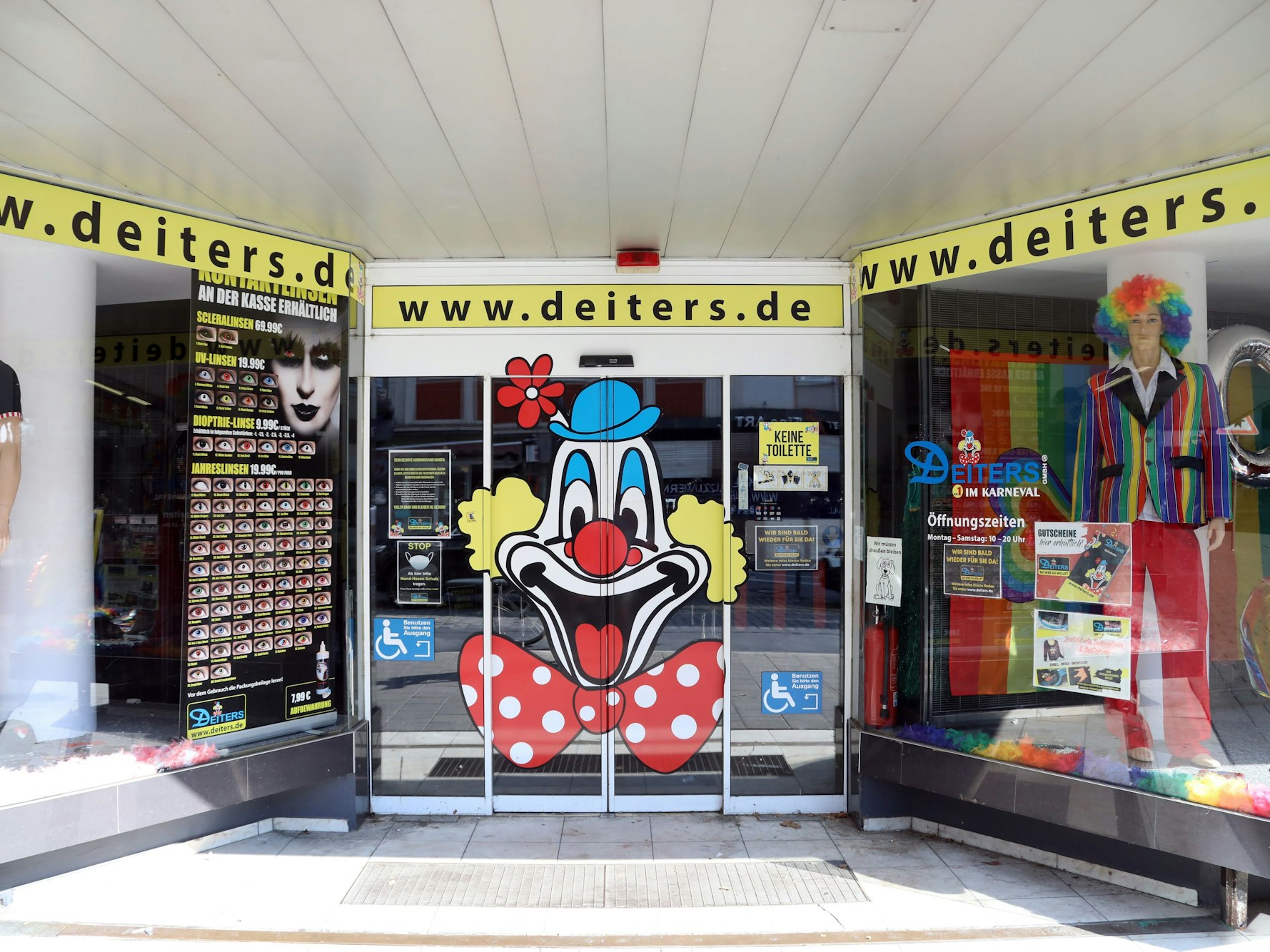 Die geschlossene Deiters-Filiale in der Kölner Gürzenichstraße.