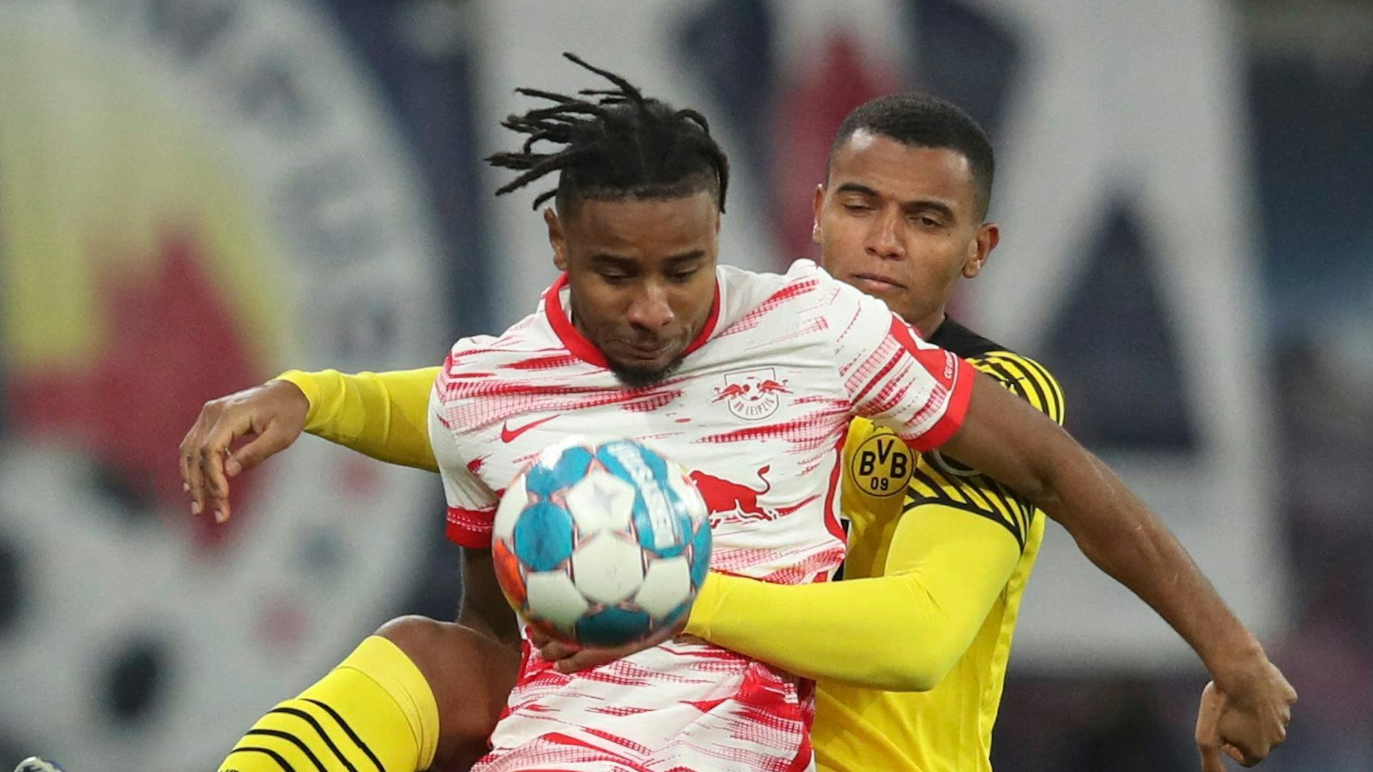 Christopher Nkunku (im Zweikampf mit Manuel Akanji