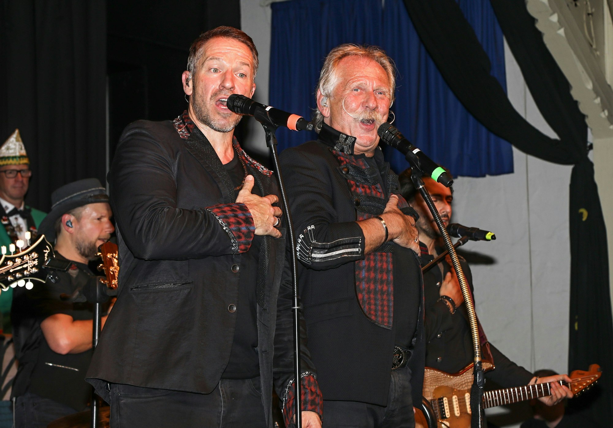 Patrick Lück singt mit Henning Krautmacher