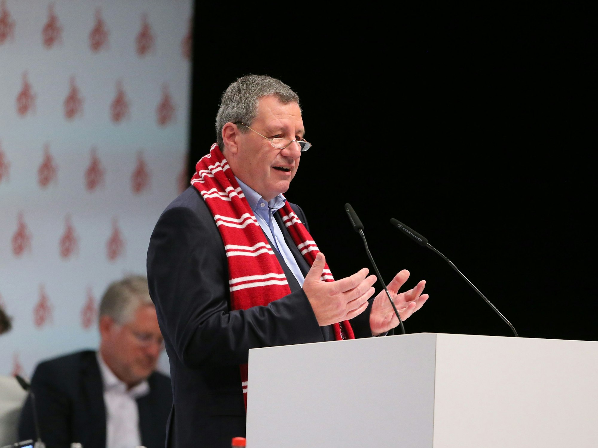 FC-Präsident Werner Wolf auf der Jahreshauptversammlung am 6. November 2021 in der Lanxess-Arena.