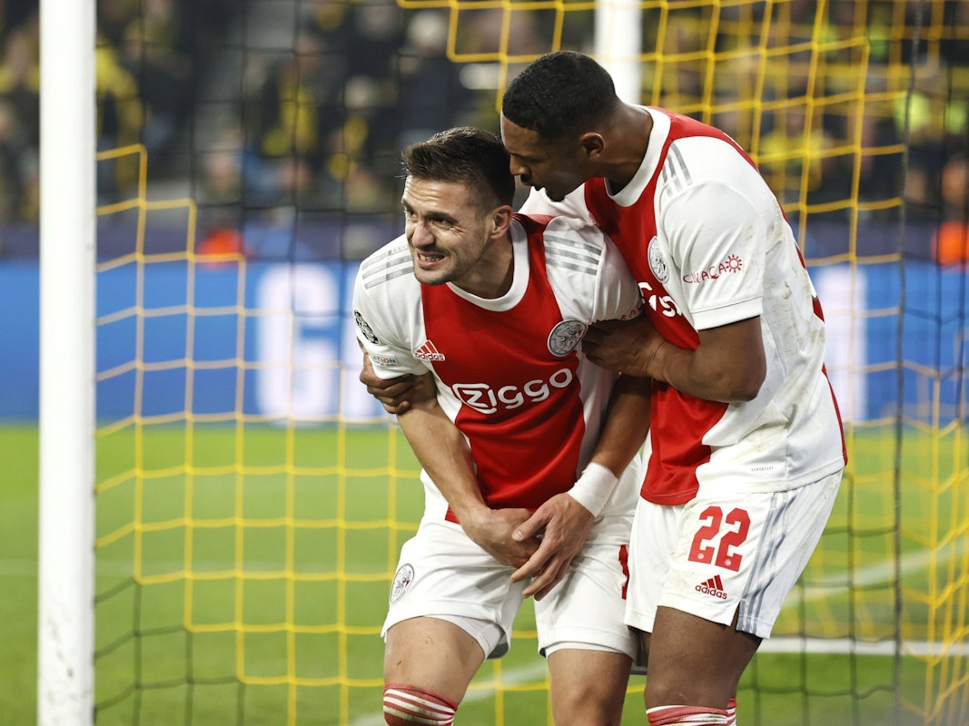 Dusan Tadic (Ajax) tat sich beim Tor gegen den BVB weh.