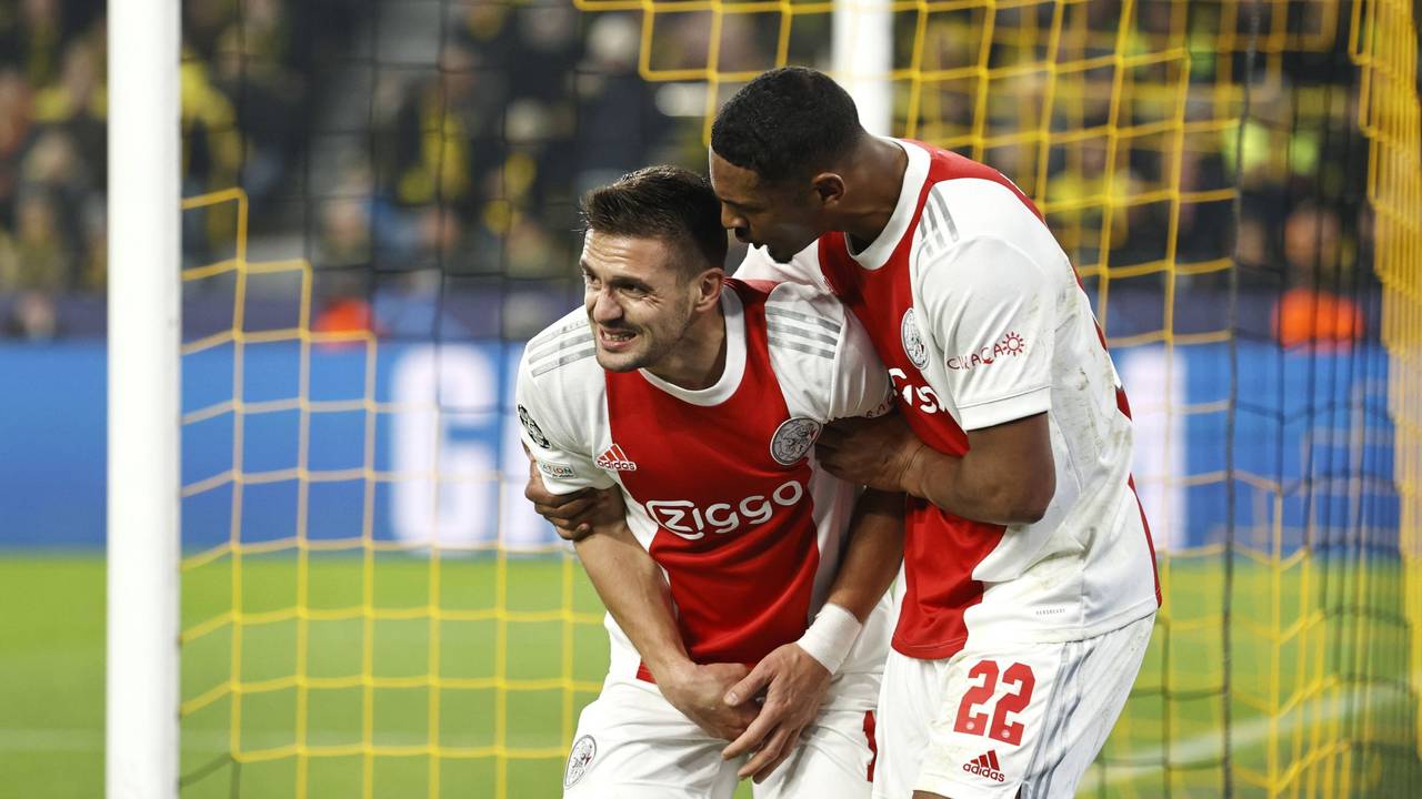 Dusan Tadic (Ajax) tat sich beim Tor gegen den BVB weh.