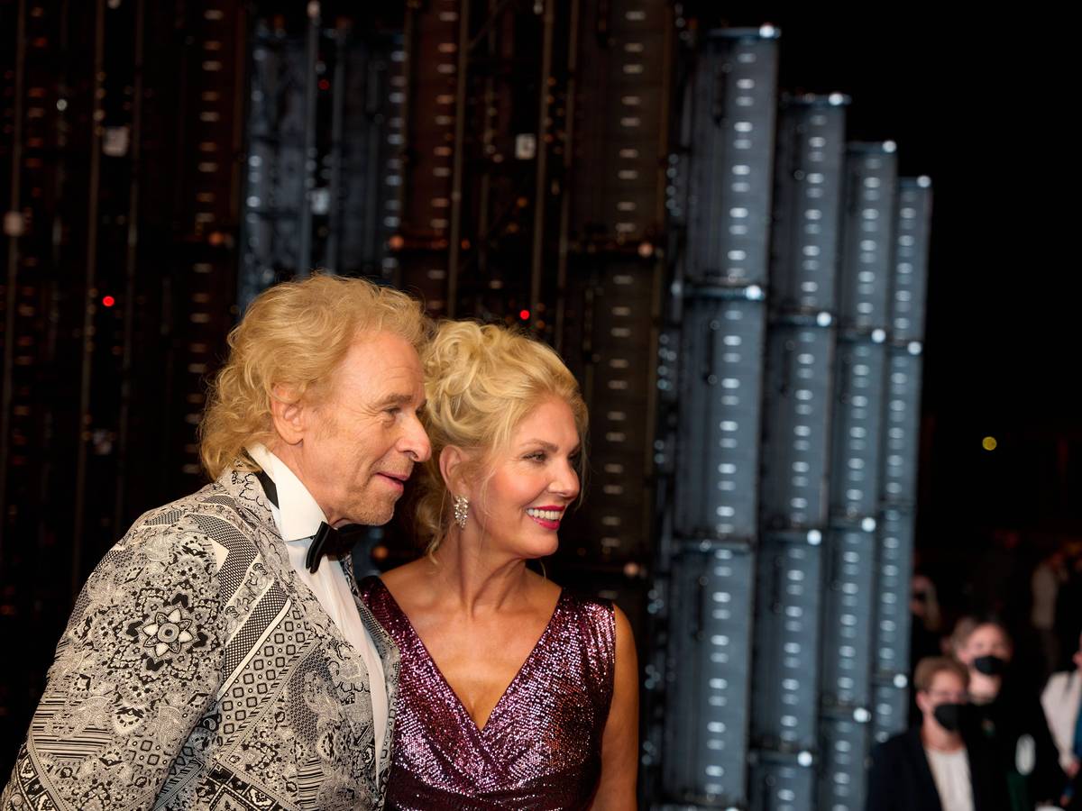 Thomas Gottschalk und seine Partnerin Karina Mroß bei der Marken-Gala in Frankfurt in der Alten Oper.