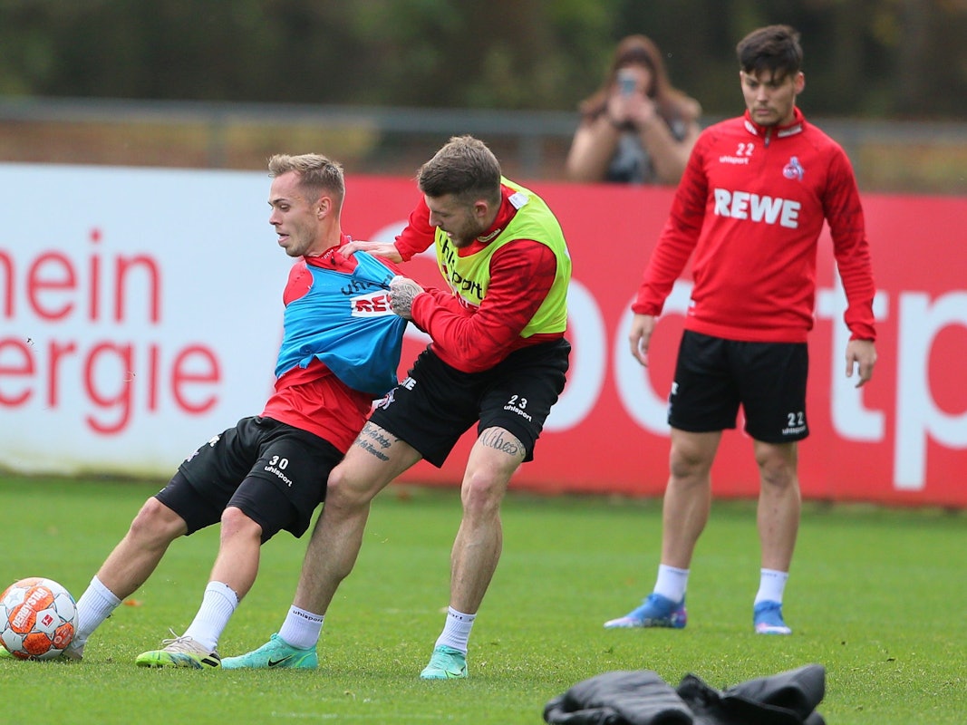 Justin Petermann trainiert mit den Profis des 1. FC Köln.