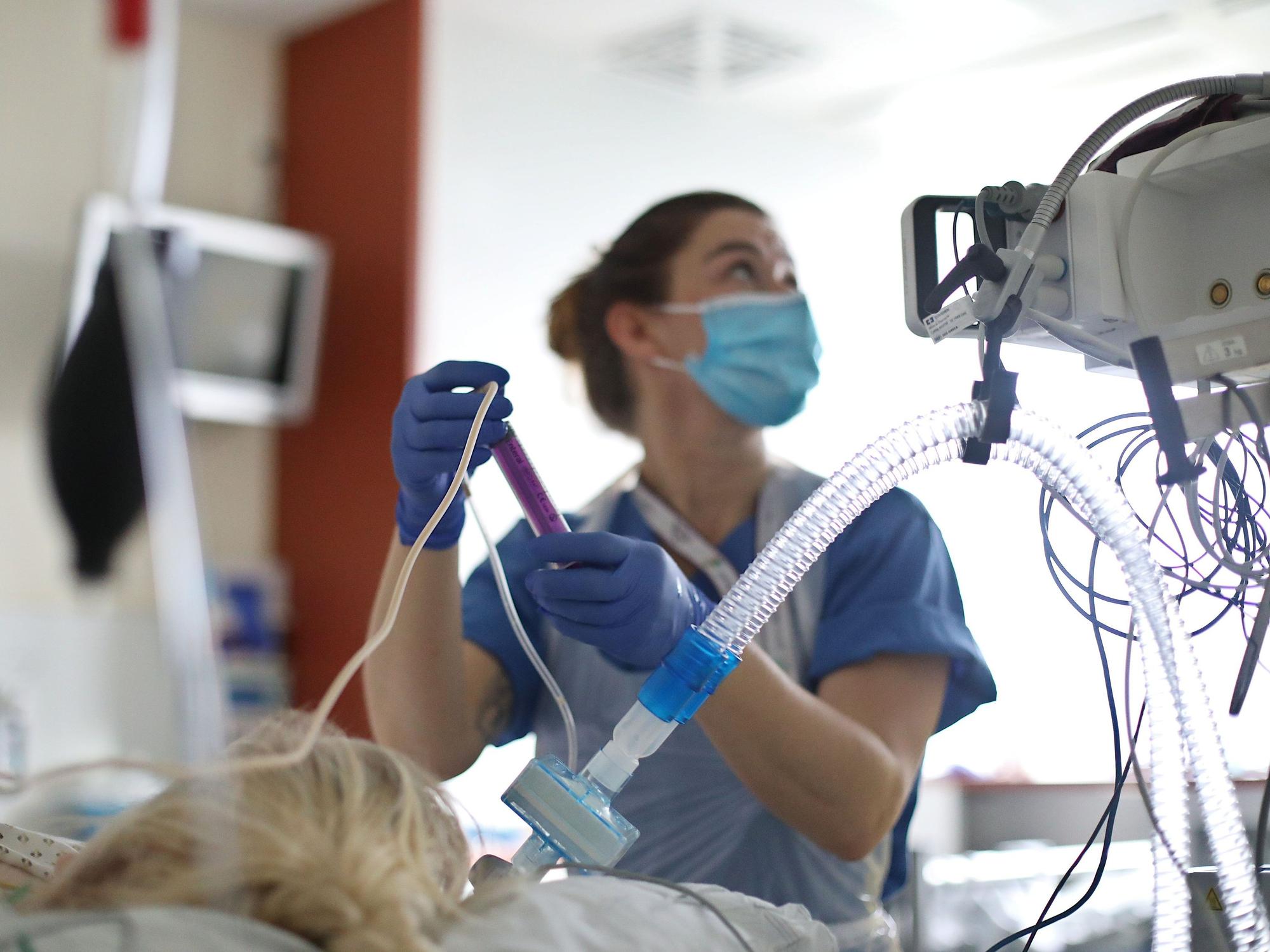 Die Corona-Lage in Bayern hat nun Auswirkungen auf das Gesundheitssystem.