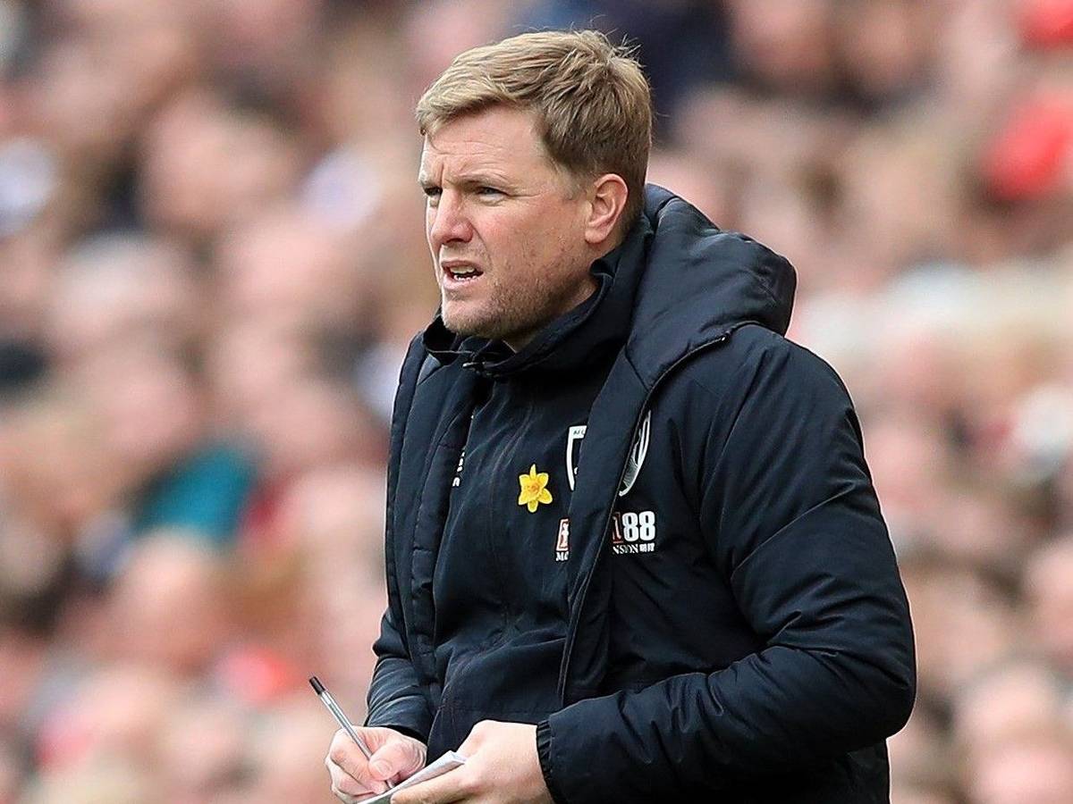 Eddie Howe, Trainer von Bournemouth, reagiert an der Seitenlinie.