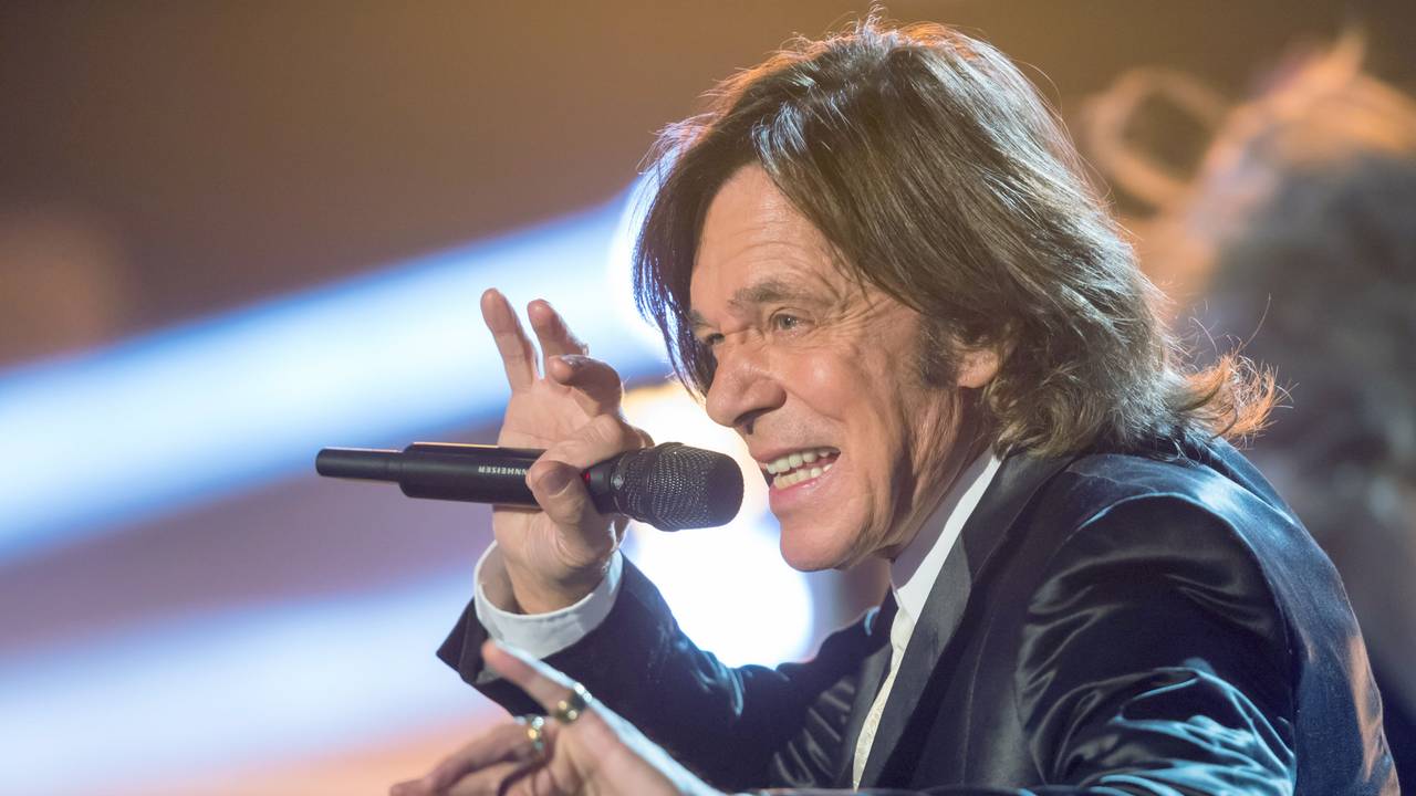 Der Sänger Jürgen Drews tritt am 21.November 2014 in Suhl (Thüringen) bei der Generalprobe zur MDR-Sendung „Die Schlager des Jahres“ auf.