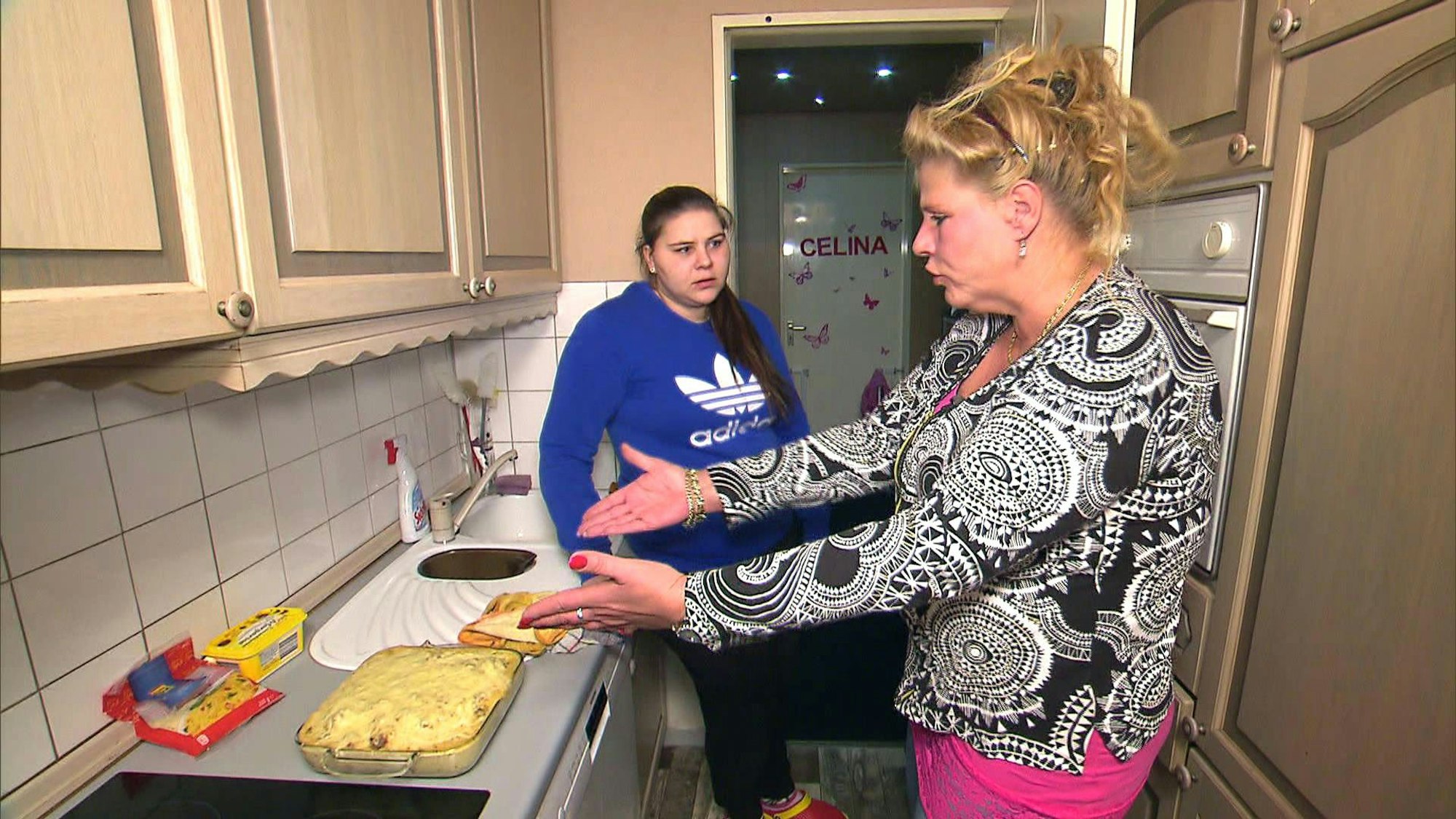„Die Wollnys“: Sylvana Wollny (rechts im Bild) hat 40 Pfund abgenommen. Auf unserem Bild aus dem Jahr 2017 mit Mama Silvia Wollny ist die junge Frau noch deutlich fülliger als heute.