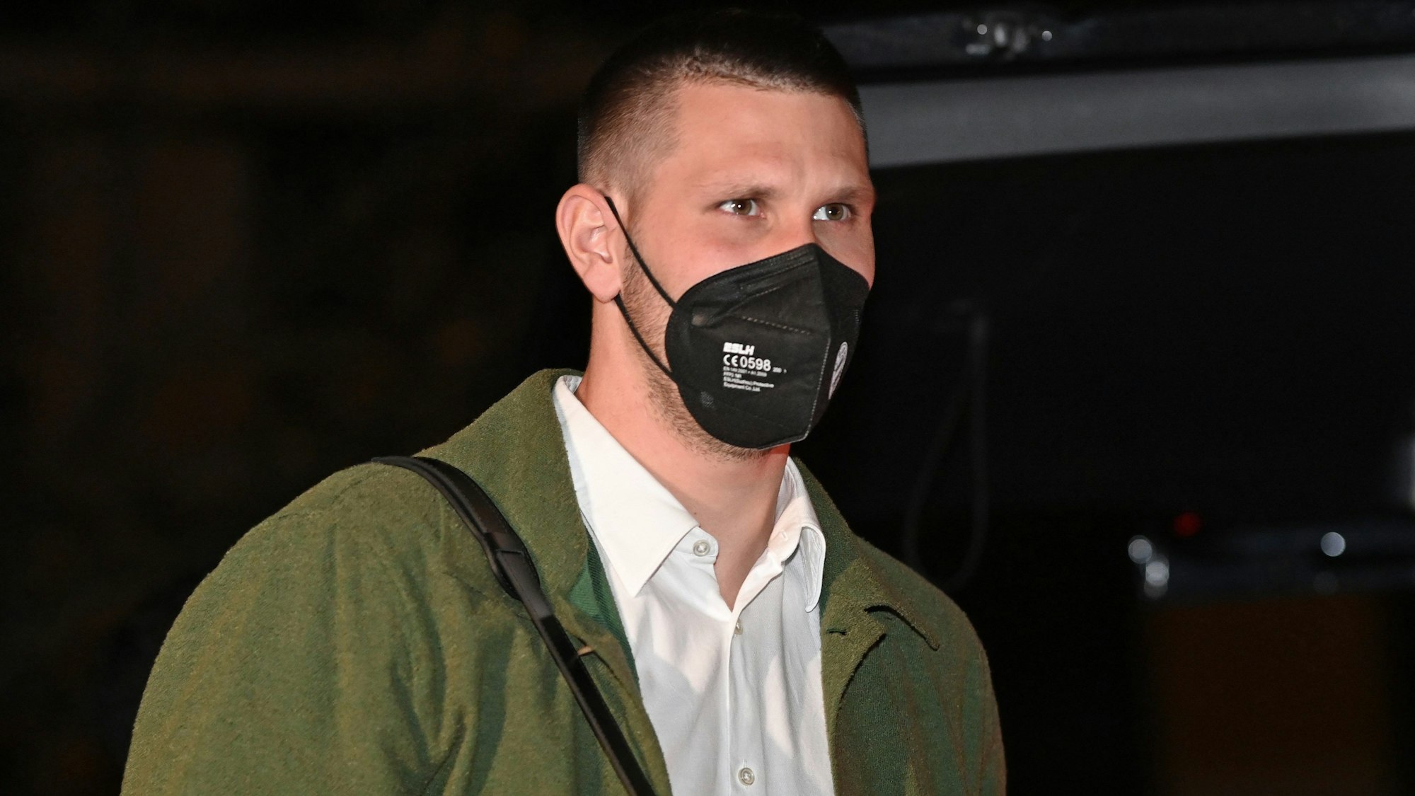 Eintreffen der Nationalspieler am Teamhotel: Niklas Süle trifft am Ritz-Carlton ein.