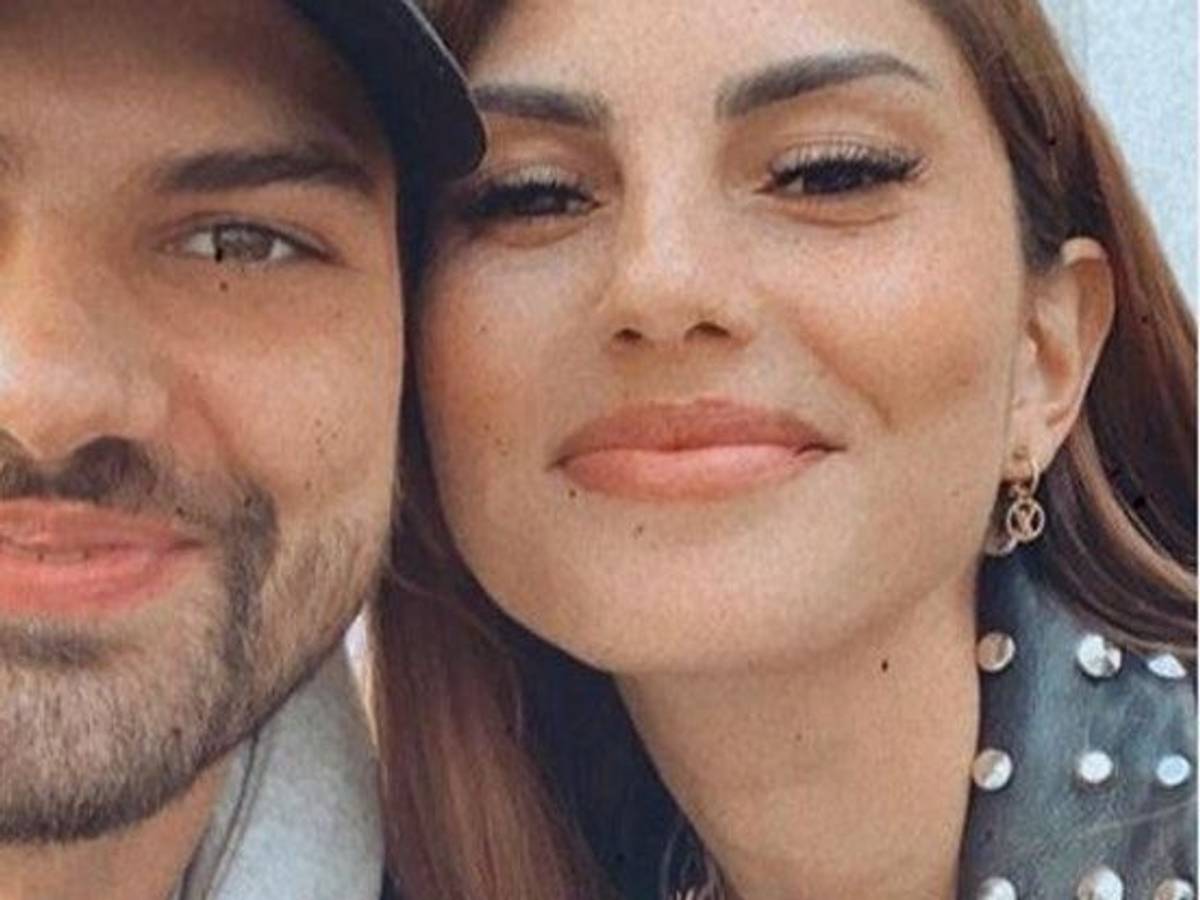 Schauspieler Jimi Blue Ochsenknecht und Ex-„Bachelor“-Teilnehmerin Yeliz Koc lächeln auf einem Instagram-Selfie vom 24. August 2021.