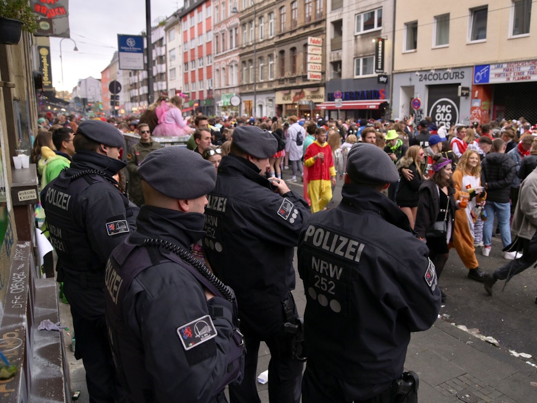 Köln 11.11. Elfter Elfter Elfter im Elften Karneval Straßenkarneval Brauchtum
Sessionsstart Sessionseröffnung