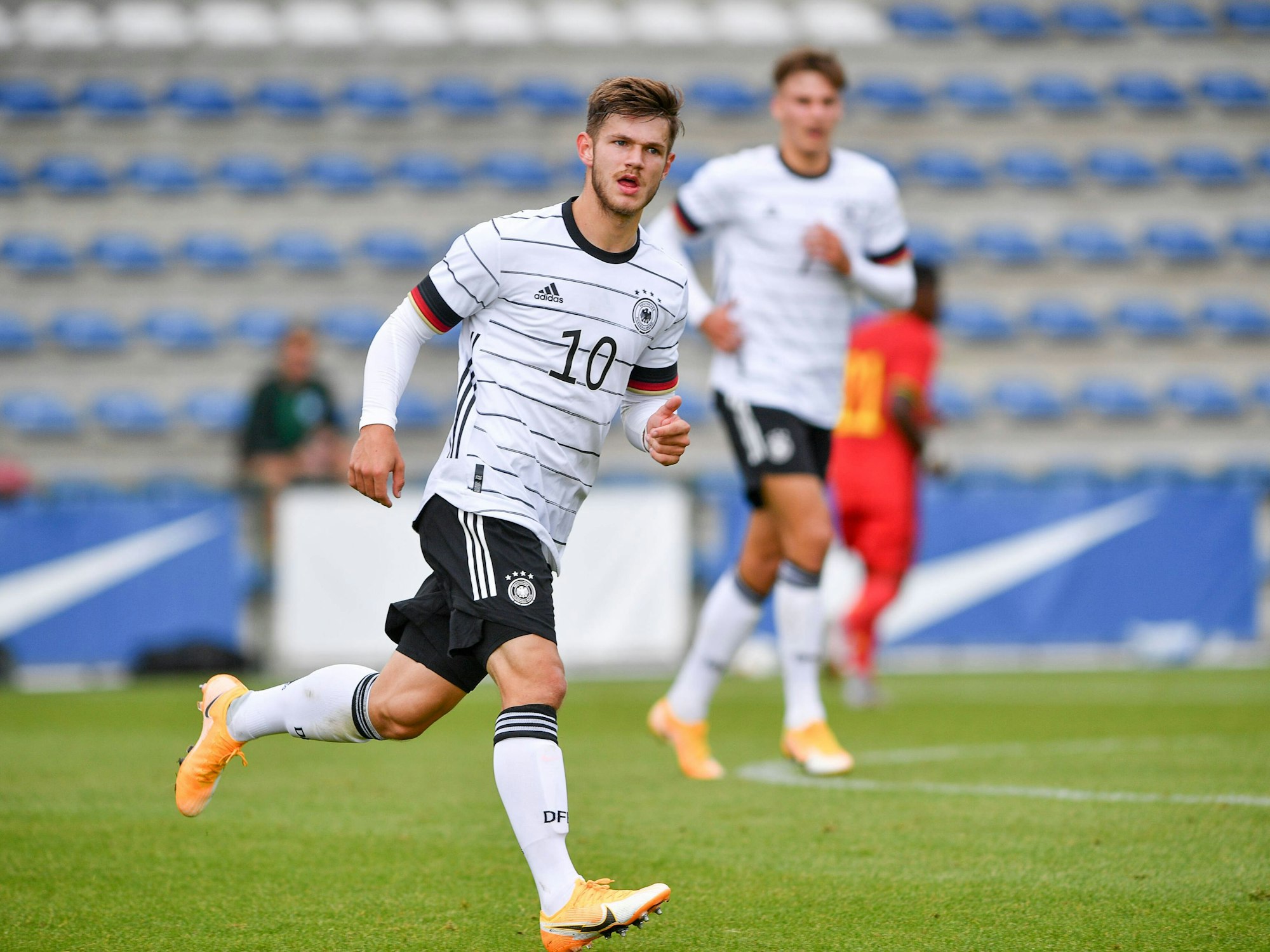 Jan Thielmann bei einem Spiel der deutschen U20 gegen Belgien.