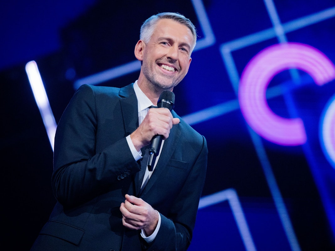 Sebastian Pufpaff, Kabarettist, steht bei der Verleihung des "Deutschen Comedypreises" auf der Bühne. Die beliebtesten Comedy-Sendungen, Podcasts und Künstlerinnen und Künstler werden ausgezeichnet.
