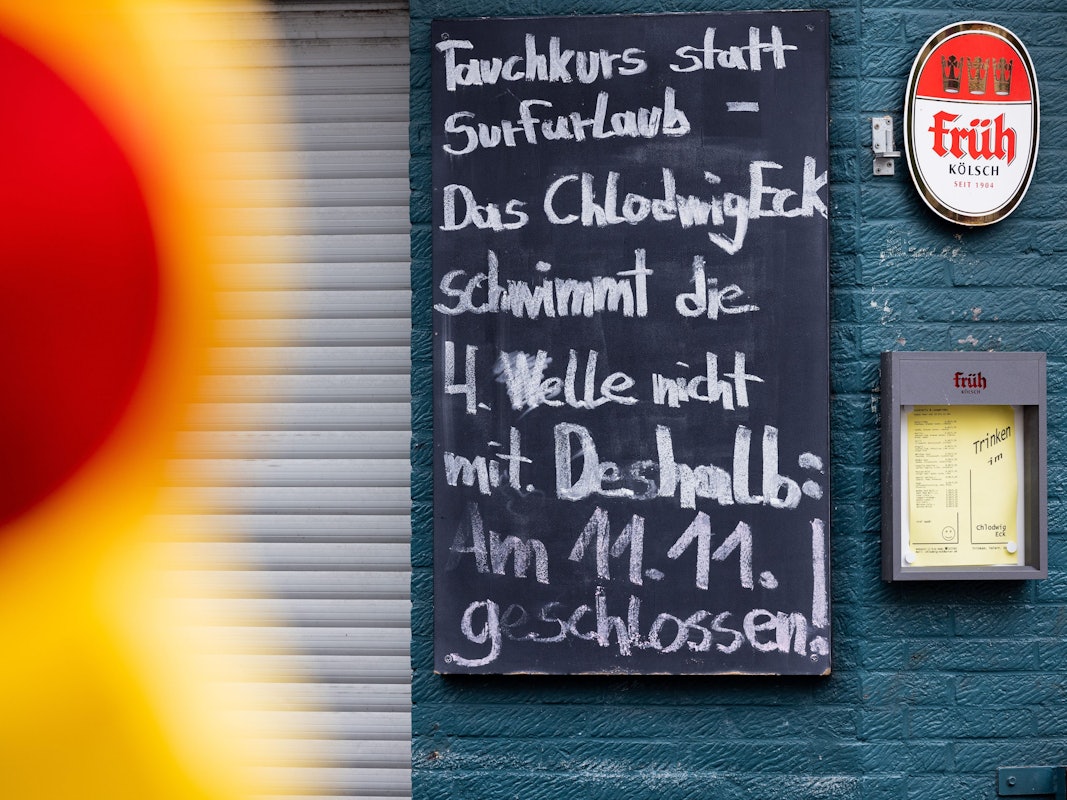 Kein Karneval am 11.11. – „Tauchkurs statt Surfurlaub – Das Chlodwig Eck schwimmt die 4. Welle nicht mit.“ Die Kultkneipe in der Südstadt bleibt zu.