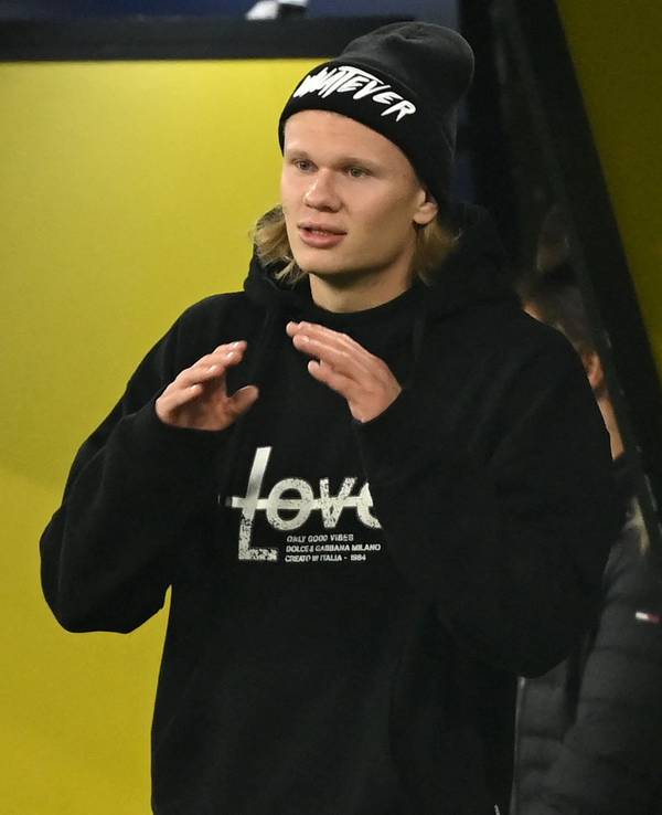 Erling Haaland darf wegen einer Verletzung nur zuschauen beim BVB.