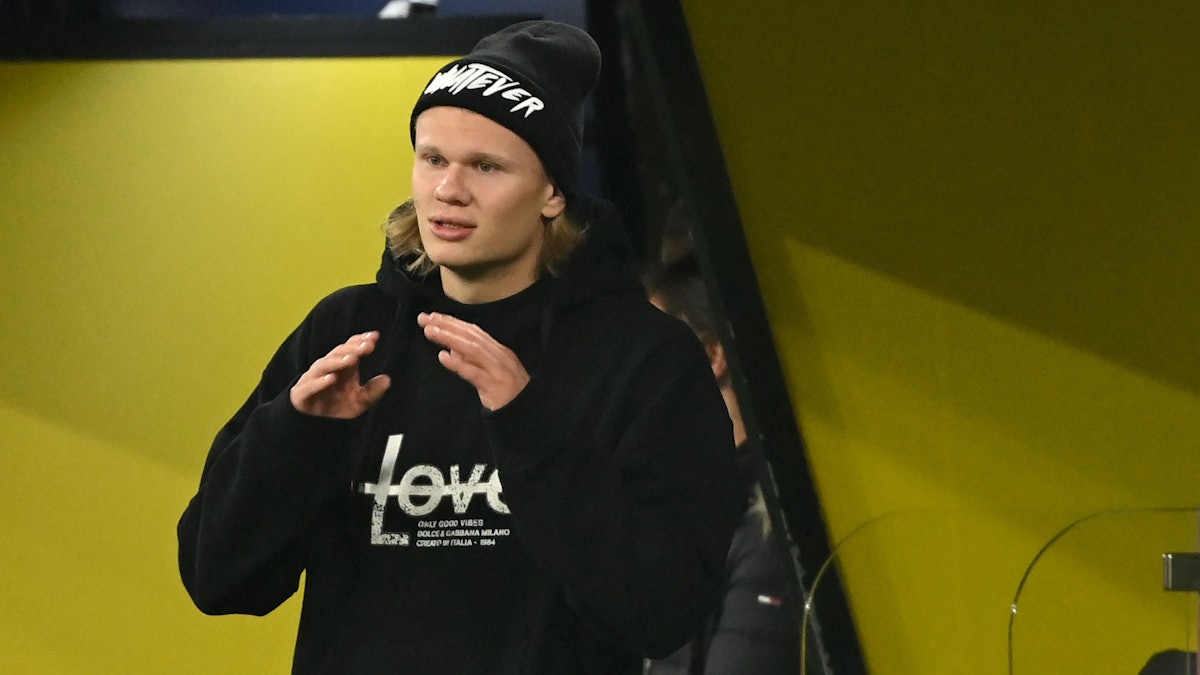 Erling Haaland darf wegen einer Verletzung nur zuschauen beim BVB.