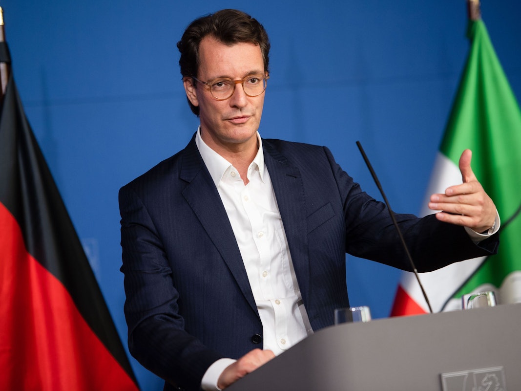 Hendrik Wüst (CDU), Ministerpräsident von Nordrhein-Westfalen, spricht während einer Pressekonferenz nach der Kabinettssitzung.