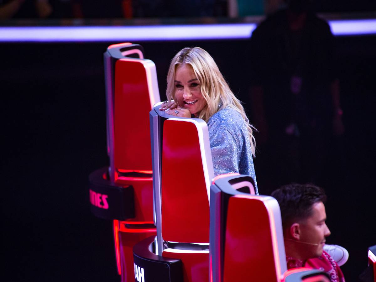 Sarah Connor (l.); Nico Santos (r.)
bei The Voice of Germany.