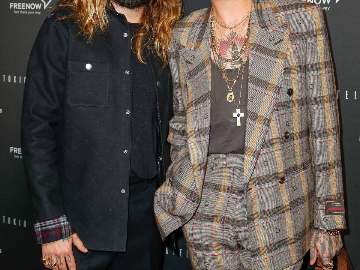 Tom Kaulitz (l) und Bruder Bill Kaulitz kommen zum Tokio Hotel-Event in Berlin. Am Freitag veröffentlicht Tokio Hotel die neue Single "Here comes The Night" und gleichzeitig wird das zusammen mit einer Award Verleihung groß in Berlin gefeiert.