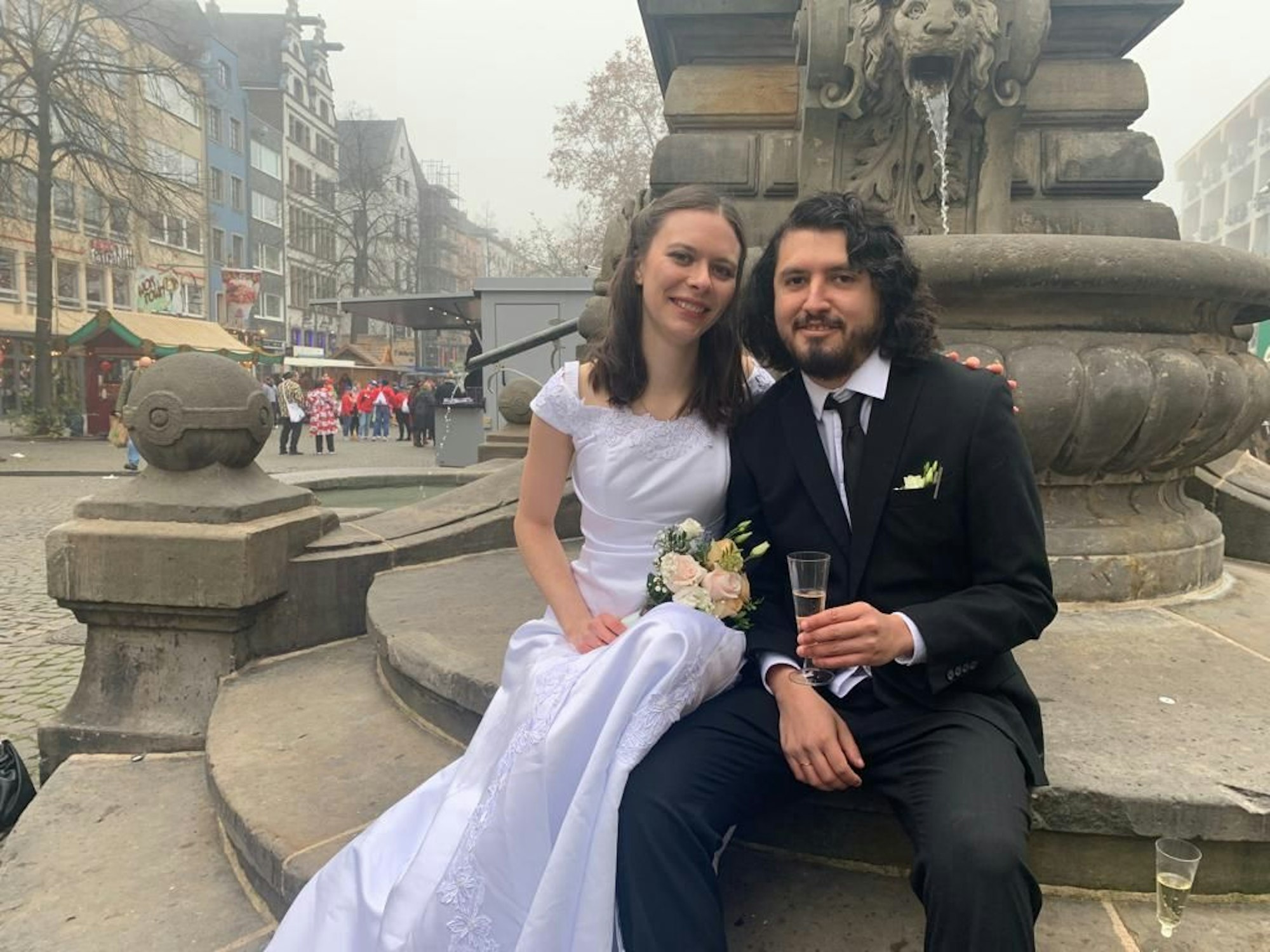 Sofia (24) aus Kolumbien und Enrique (30) aus Mexiko haben sich vor drei Jahren im Kölner Karneval kennengelernt.