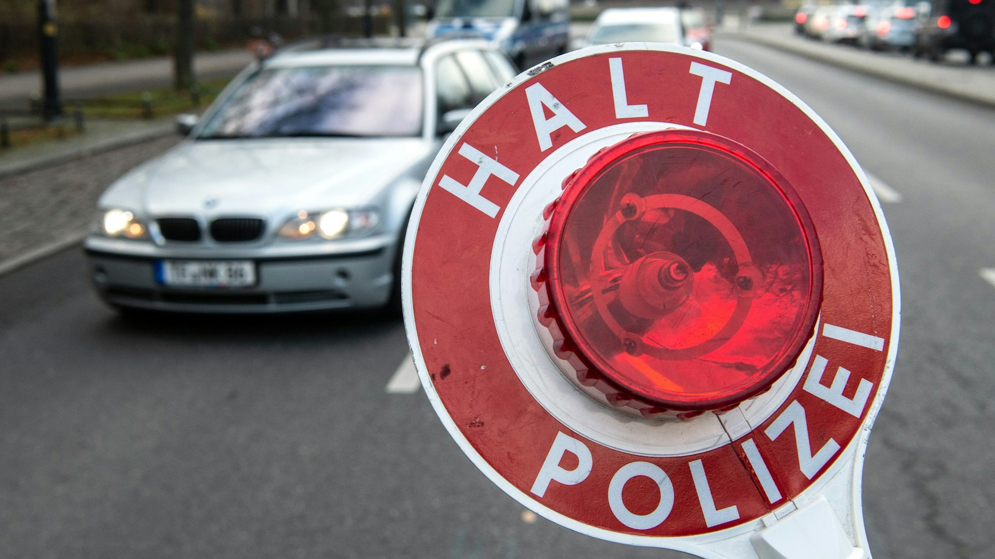 Eine Winterkelle der Polizei im Einsatz.