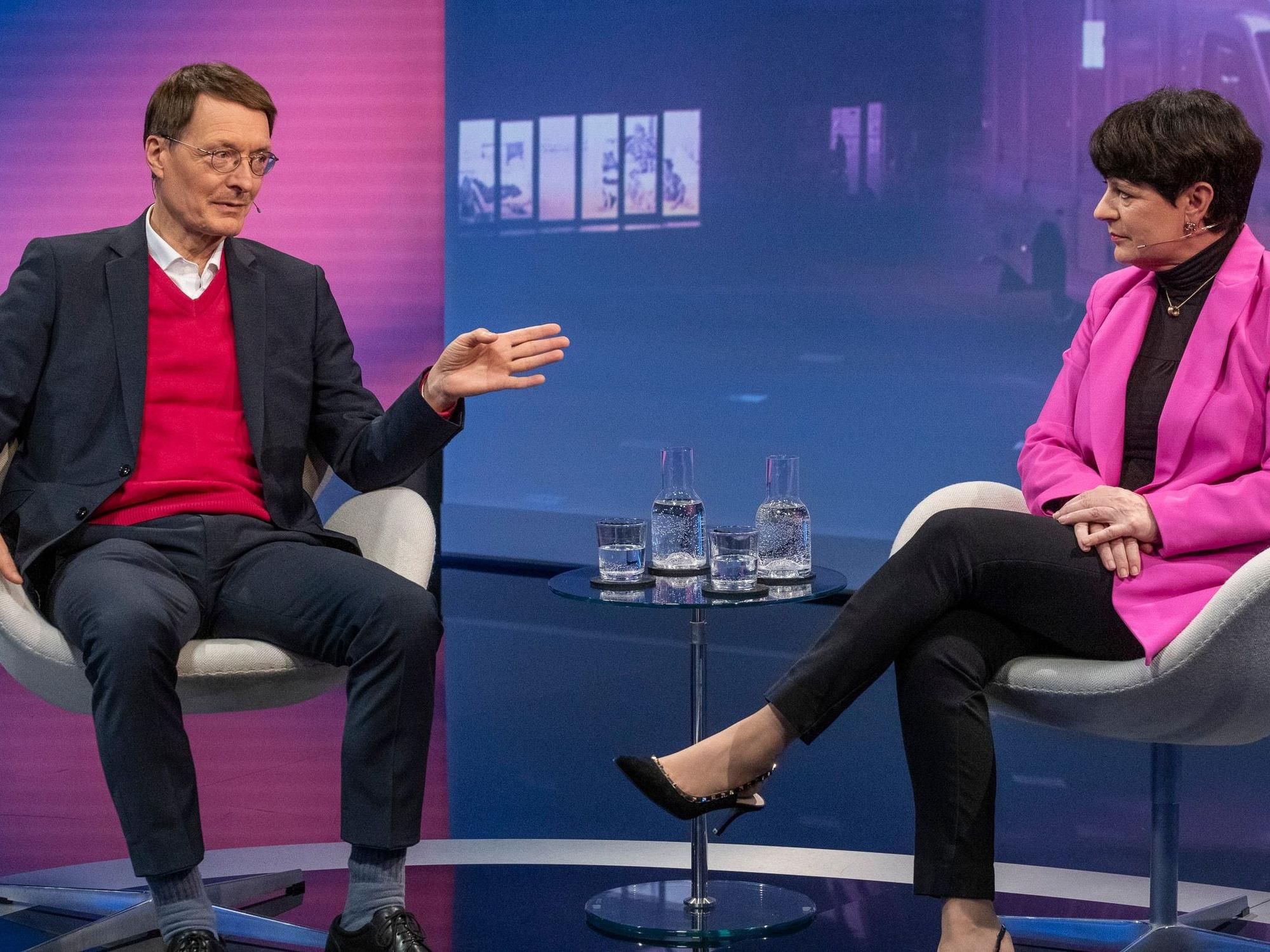 ARD-Sendung „Maischberger": Karl Lauterbach, SPD-Gesundheitsexperte (SPD) und Christine Aschenberg-Dugnus, FDP-Gesundheitsexpertin. Lauterbach fordert strenge Kontrollen und harte Konsequenzen für die, die z.B. die 2G-Regel nicht ausreichend kontrollieren.