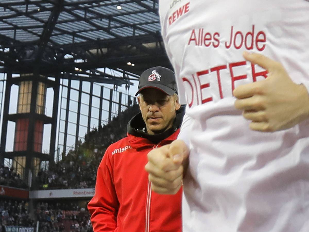 Markus Anfang trainiert den 1. FC Köln gegen den Hamburger SV.