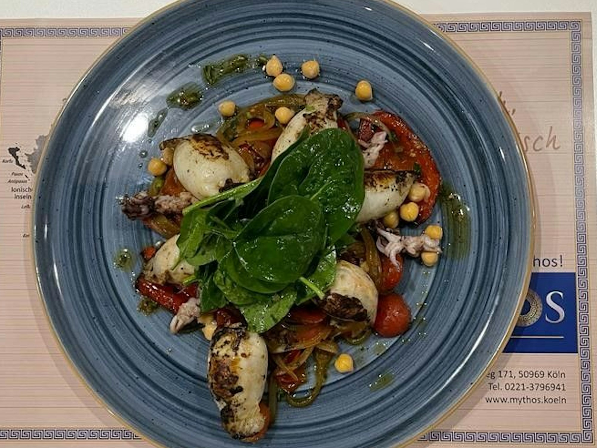 Ein Teller mit Baby-Calamari