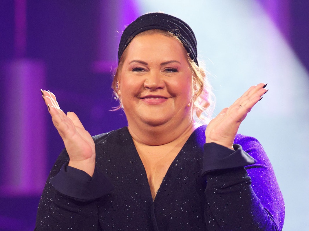 Die Komikerin Ilka Bessin steht beim Deutschen „Comedypreises 2019“ auf der Bühne.