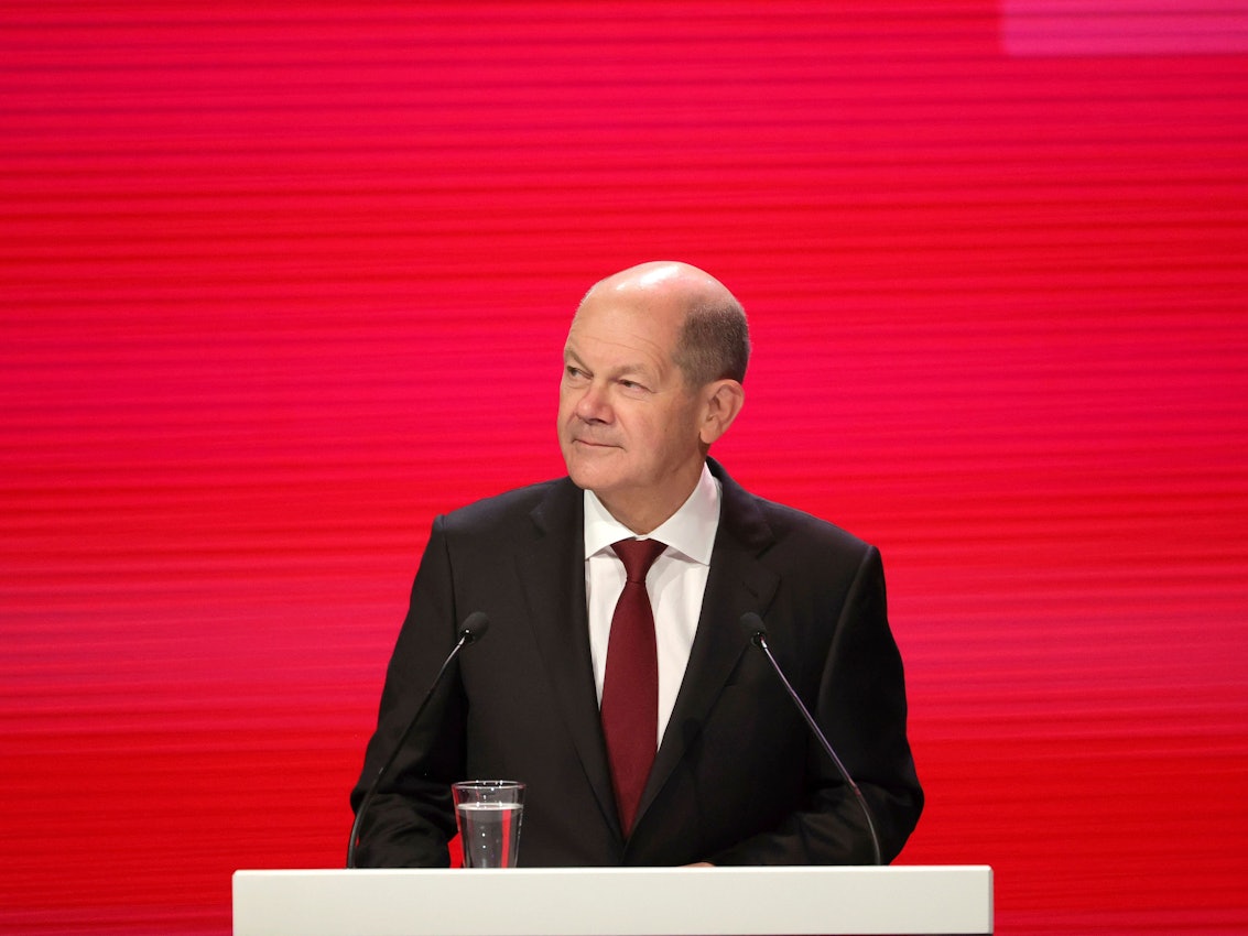 Olaf Scholz unter Beschuss: Kanzleramtsminister Helge Braun wirft ihm und der SPD vor, den Corona-Gipfel herausgezögert zu haben. Unser Foto zeigt Scholz im November 2021.