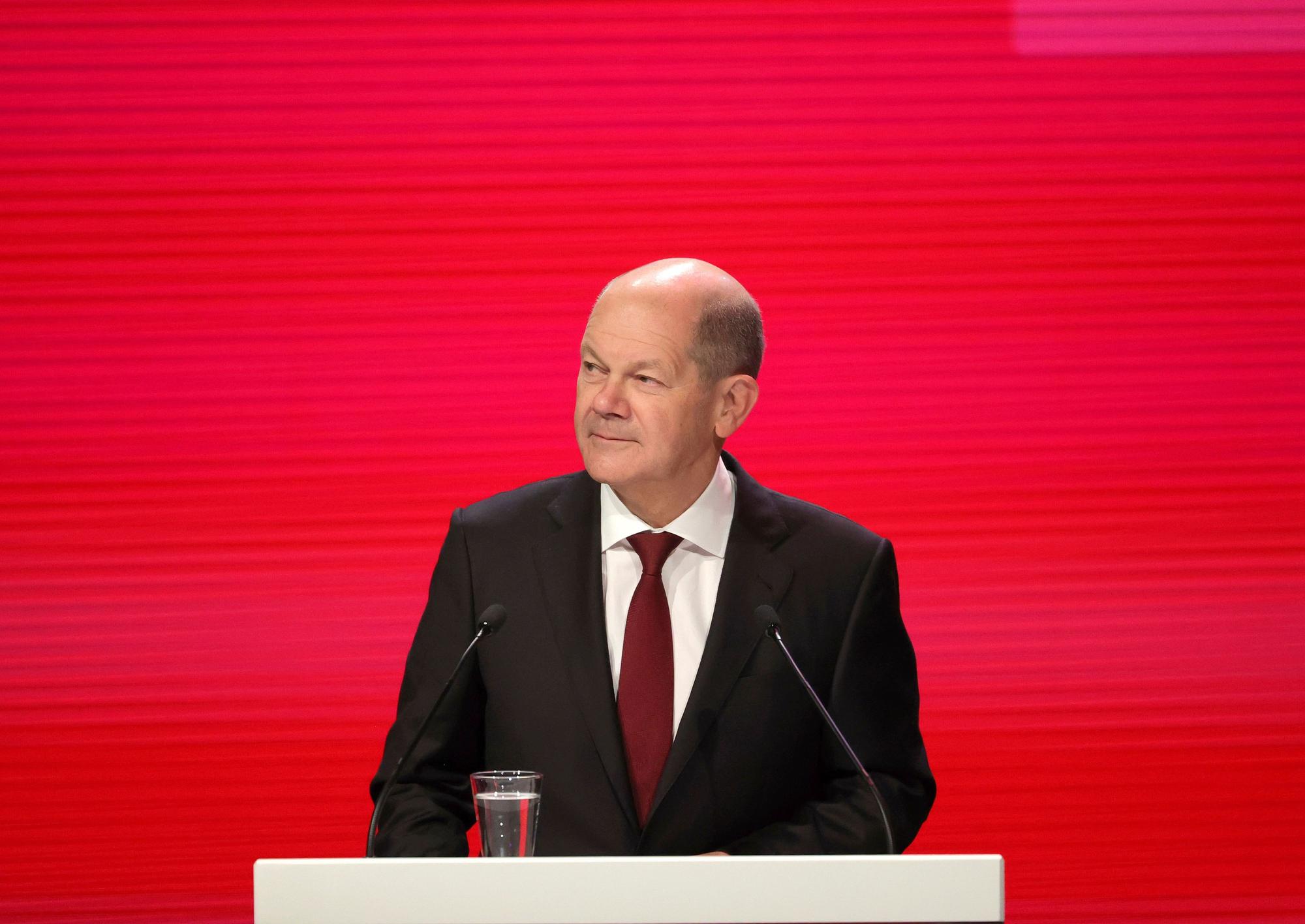 Olaf Scholz unter Beschuss: Kanzleramtsminister Helge Braun wirft ihm und der SPD vor, den Corona-Gipfel herausgezögert zu haben. Unser Foto zeigt Scholz im November 2021.