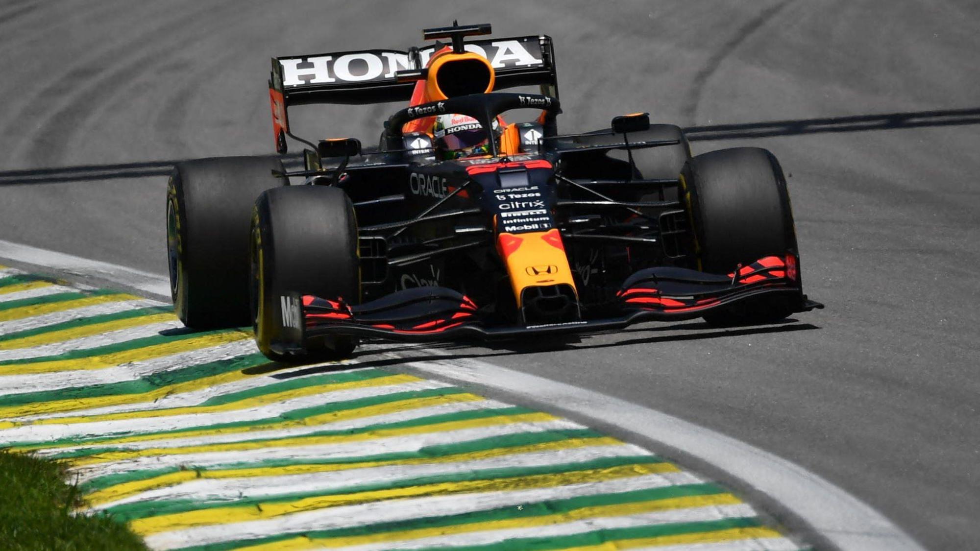 Max Verstappen fährt in Interlagos über die Rennstrecke der Formel 1.