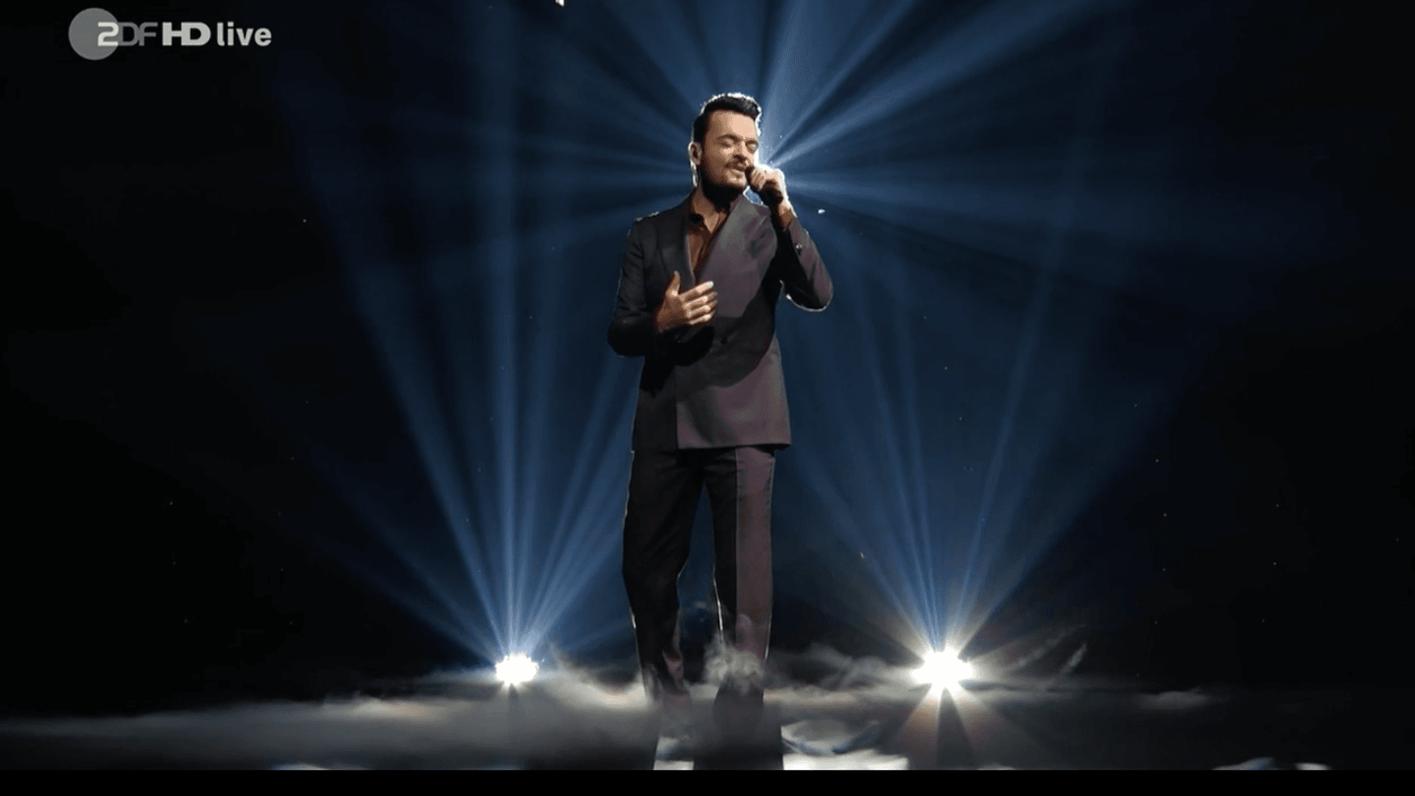 Giovanni Zarrella eröffnete am Samstag (13. November) mit dem Song „Basta! Basta!“ seine zweite Show. Die italienische Version von Helene Fischers „Ich will immer wieder dieses Fieber spür'n“ stieß bei den Fans auf Twitter auf ein geteiltes Echo.