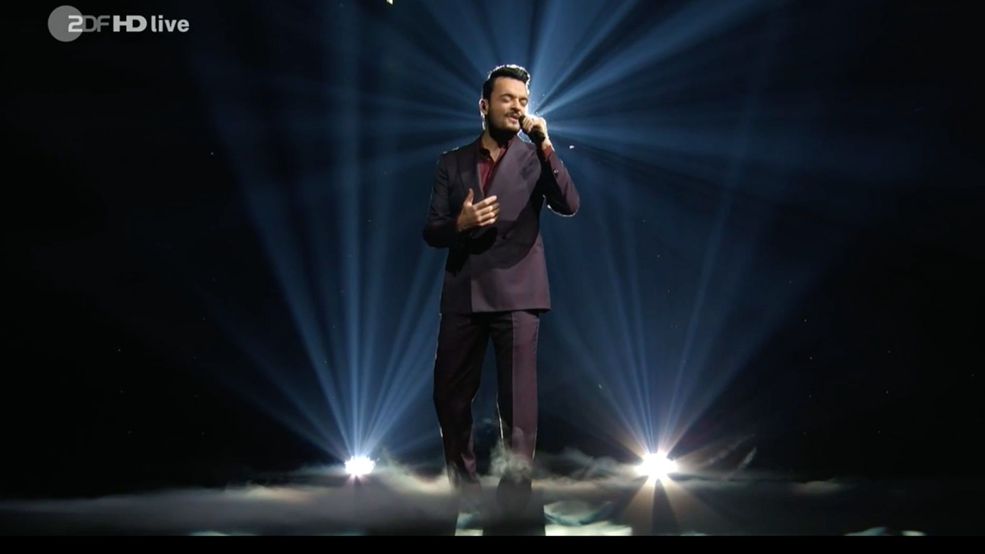 Giovanni Zarrella eröffnete am Samstag (13. November) mit dem Song „Basta! Basta!“ seine zweite Show. Die italienische Version von Helene Fischers „Ich will immer wieder dieses Fieber spür'n“ stieß bei den Fans auf Twitter auf ein geteiltes Echo.