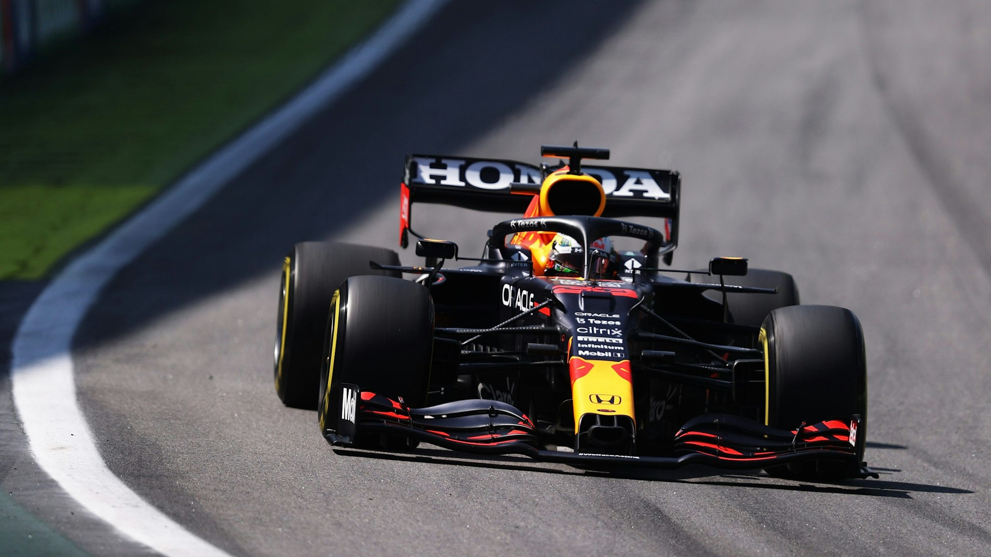 Max Verstappen in seinem Red Bull beim Großen Preis von Brasilien